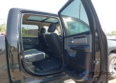 2020 Ram 1500 Big Horn/Lone Star z USA, uszkodzony, nr VIN 1C6SRFFTXLN166320